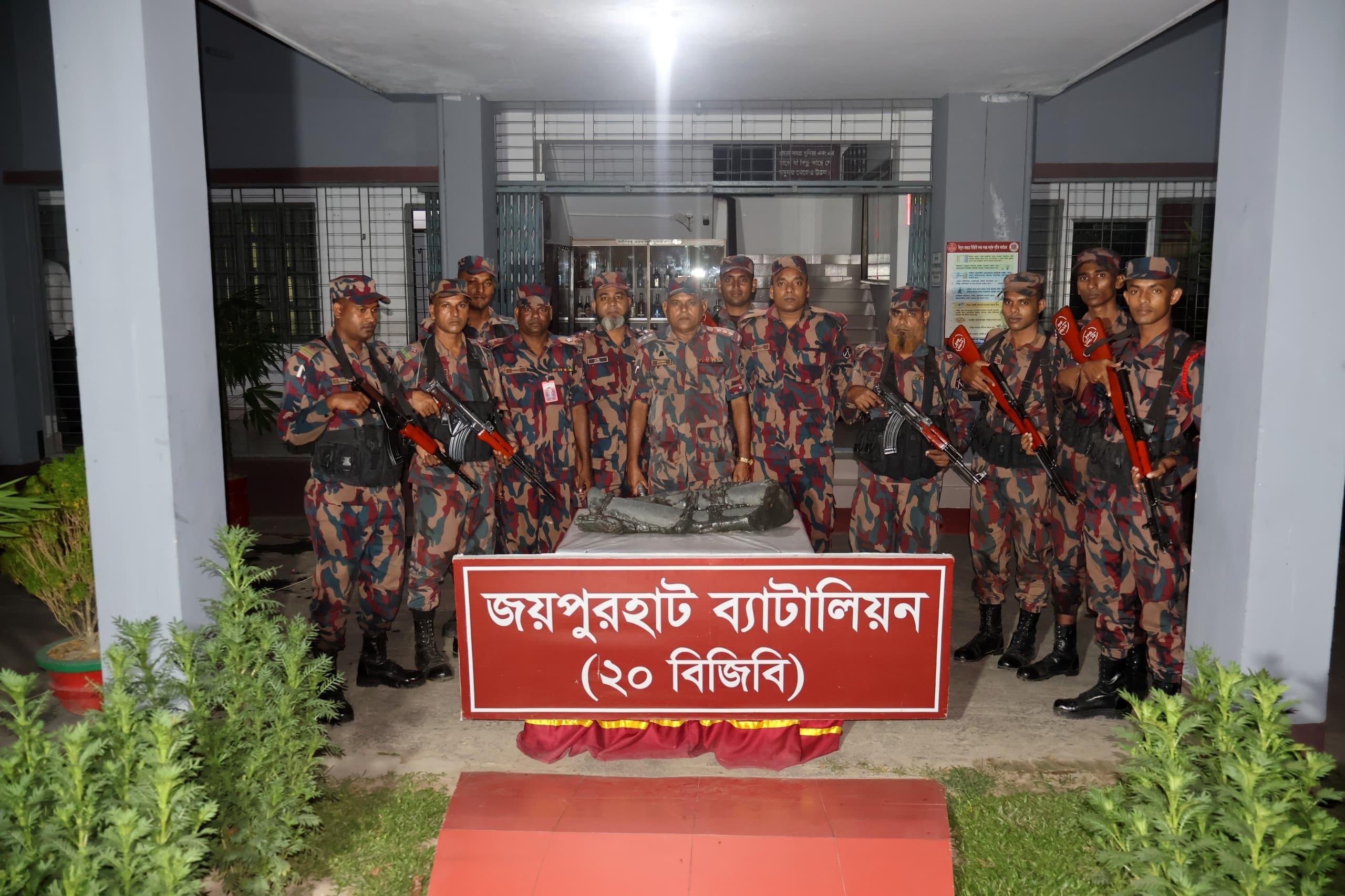 পাঁচবিবিতে তুলসীগঙ্গা নদীতে মিলল ৮৫ কেজি ওজনের বিষ্ণুমূর্তি, সিজার মূল্য ৮৫ লাখ টাকা