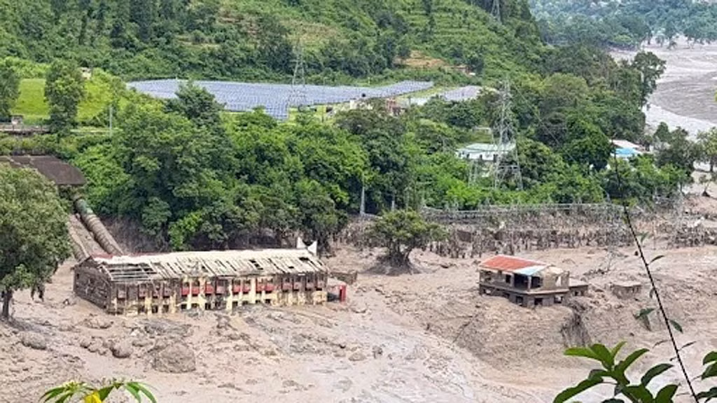 নেপালে হড়পা বান ও ভূমিধসে নিহত বেড়ে ১৫৭, নিখোঁজ ৫৭৯ পর্যটক