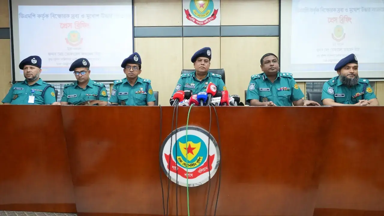 নাশকতার সময় পরিচয় আড়ালে মজুত করা ৯ হাজার মুখোশ জব্দ: ডিএমপি