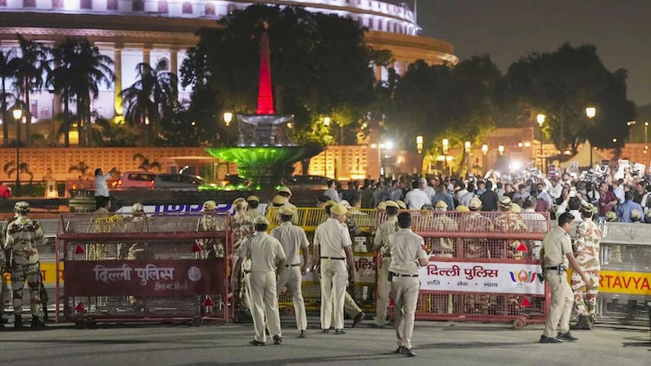 সিজেপিকে মোকাবিলায় নয়াদিল্লিতে ২৫ হাজার পুলিশ, ৩ শতাধিক ক্যামেরা