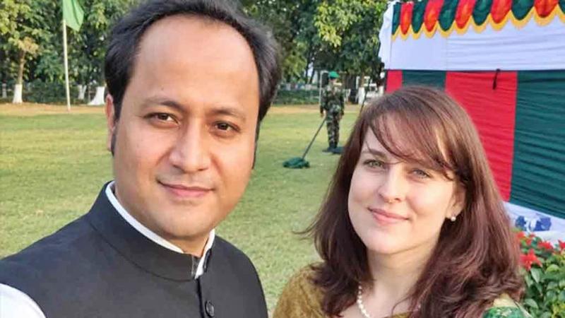 নওফেলের স্ত্রী ইমা বার্টনের বিদেশে পালানোর চেষ্টায় দেশত্যাগে নিষেধাজ্ঞা