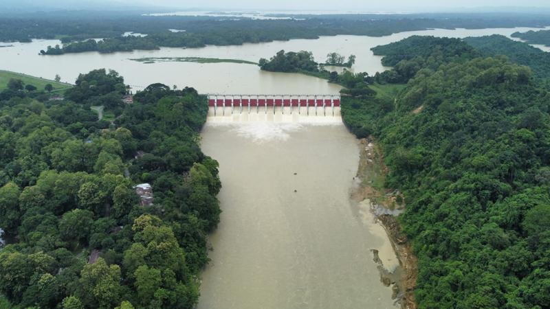 খোলা হলো কাপ্তাই বাঁধের ১৬ জলকপাট