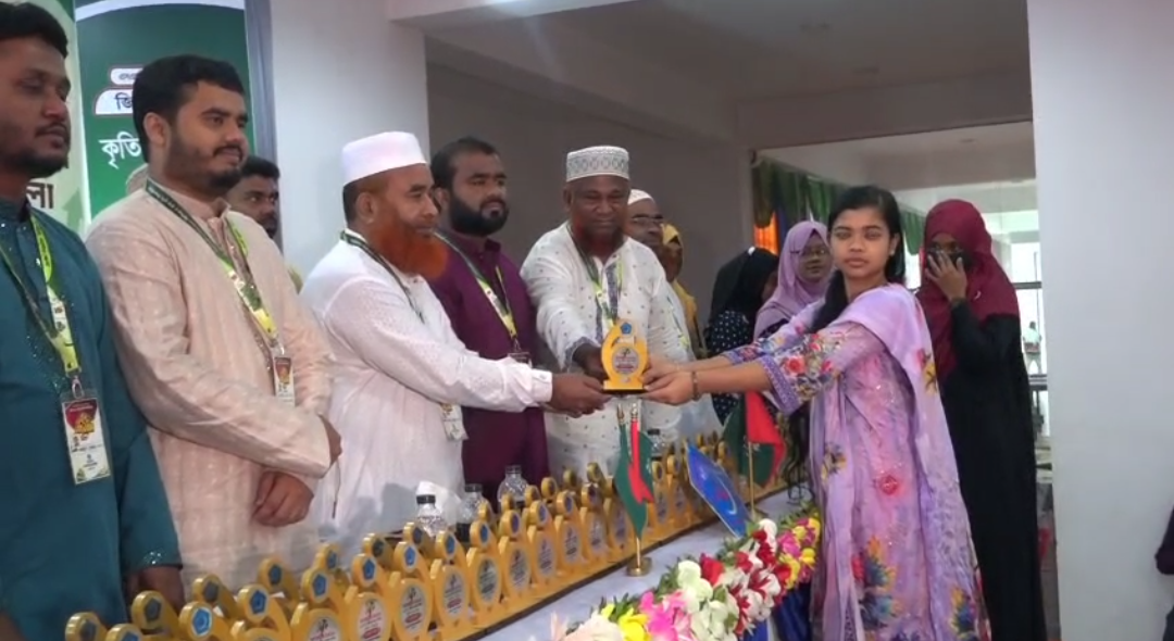 নাটোরে জিপিএ-৫ প্রাপ্ত ৩৫০ কৃতি শিক্ষার্থীকে সংবর্ধনা