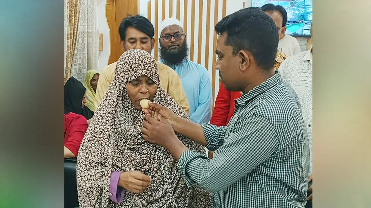 অবশেষে সেই মায়ের দায়িত্ব নিলেন ছেলে, চাইলেন ক্ষমা