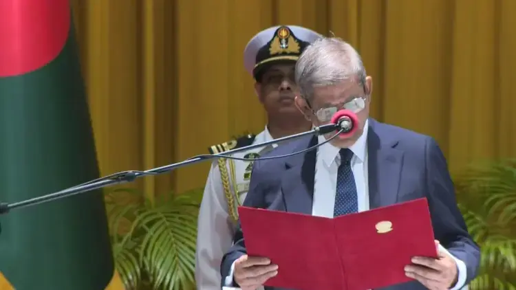 রাষ্ট্রপতির হিসেবে শপথ গ্রহণ মির্জা ফখরুল ইসলাম আলমগীরের