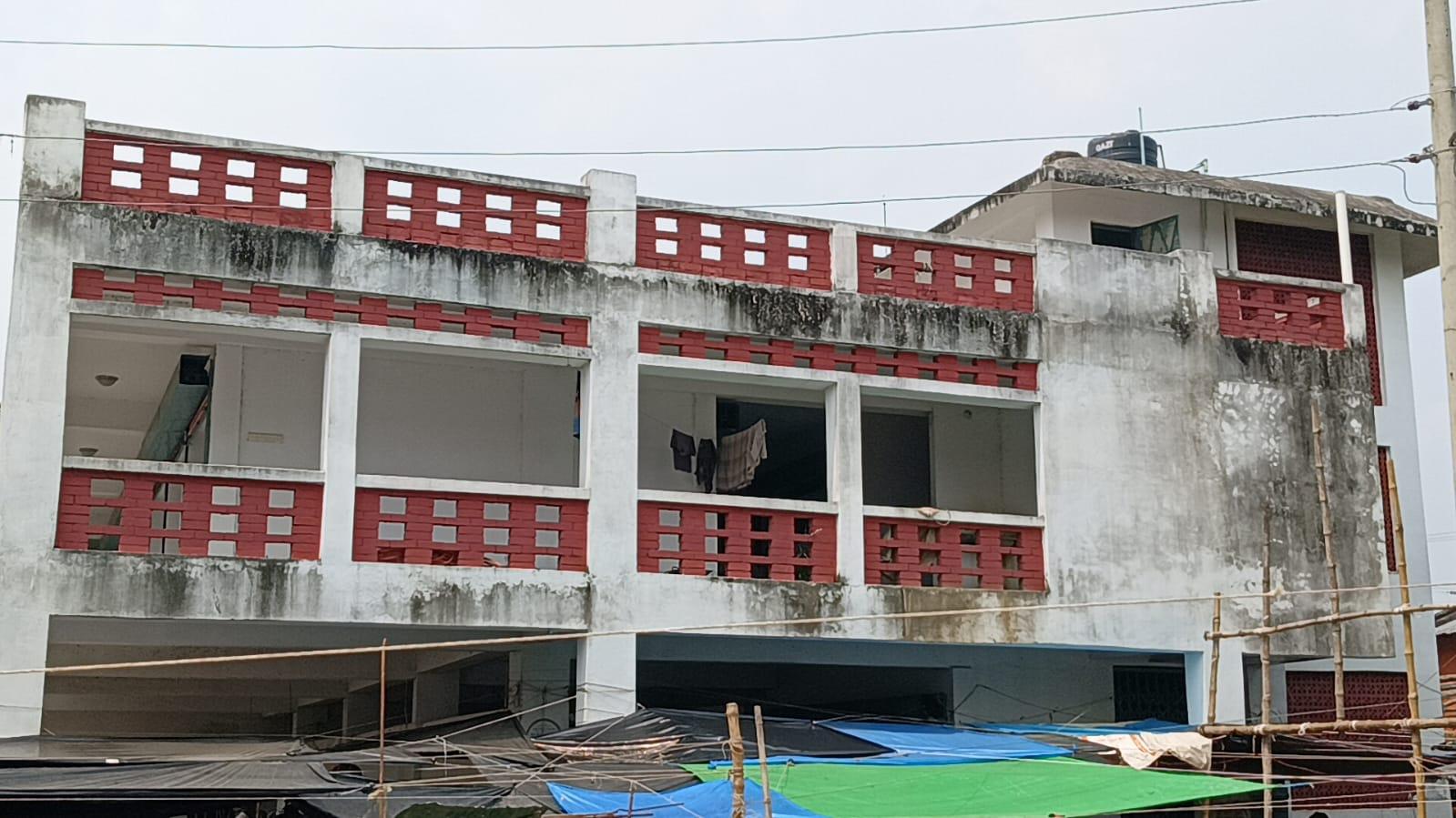 কর্তৃপক্ষের গাফিলতিতে ৮ বছরেও চালু হয়নি বারোবাজার হাটচাঁদনী