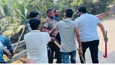 গোপালগঞ্জে পুলিশের ওপর হামলার প্রতিবাদে বিএনপি ও বিভিন্ন সংগঠন নিন্দা ও প্রতিবাদ জানিয়েছে