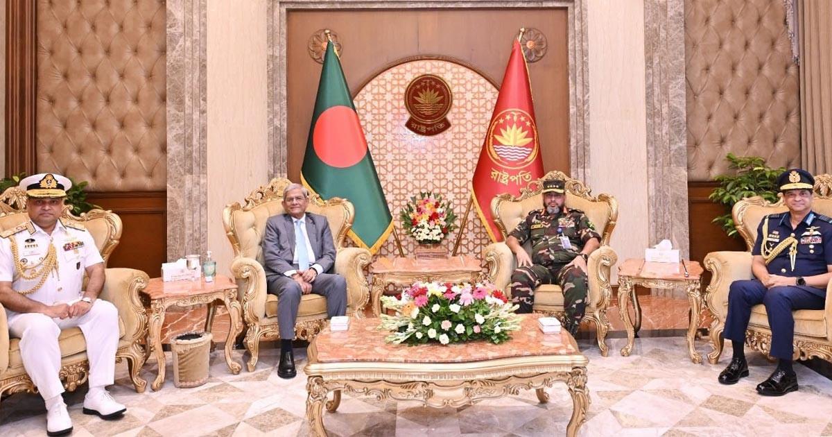 রাষ্ট্রপতির সঙ্গে তিন বাহিনীর প্রধানের সৌজন্য সাক্ষাৎ