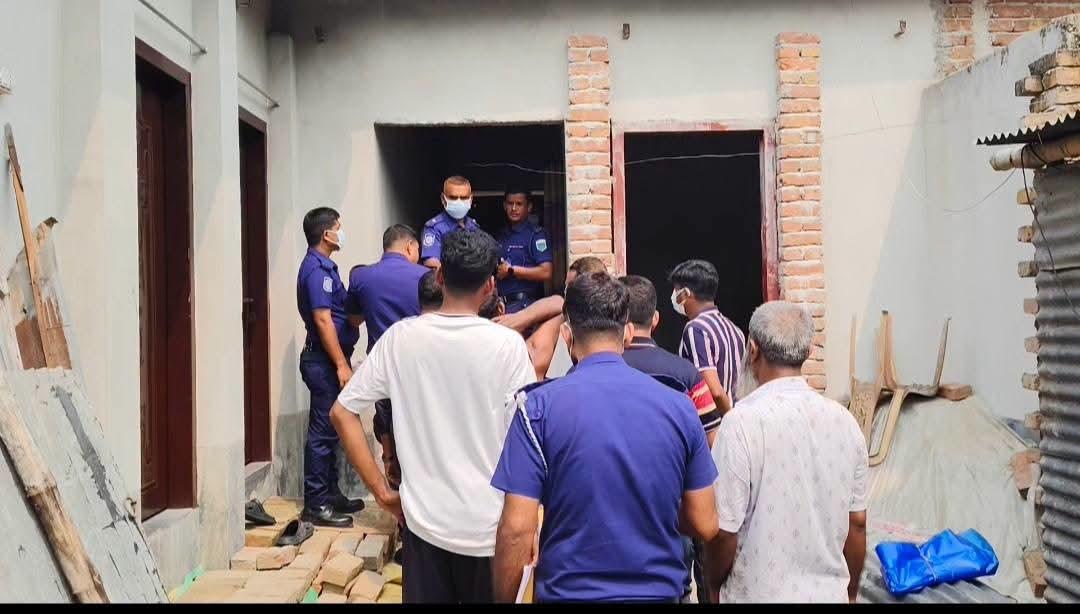 নিখোঁজের ৬ দিন পর নাটোরে নির্মানাধীন টয়লেট থেকে এক যুবকের মরদেহ উদ্ধার