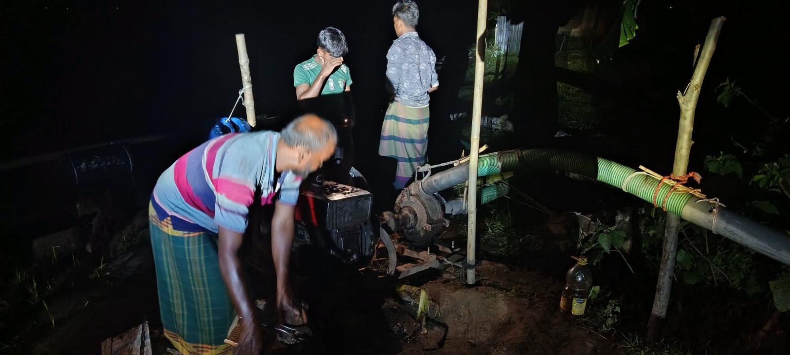 রাজারহাটে তিস্তার বালু উত্তোলনে প্রশাসনের অভিযান, ড্রেজার ভাঙচুর