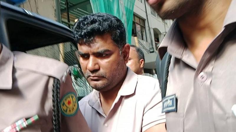 উত্তরায় প্রকাশ্যে কোটি টাকা ছিনতাইয়ে আসামি সাগর বাড়ৈ রিমান্ডে