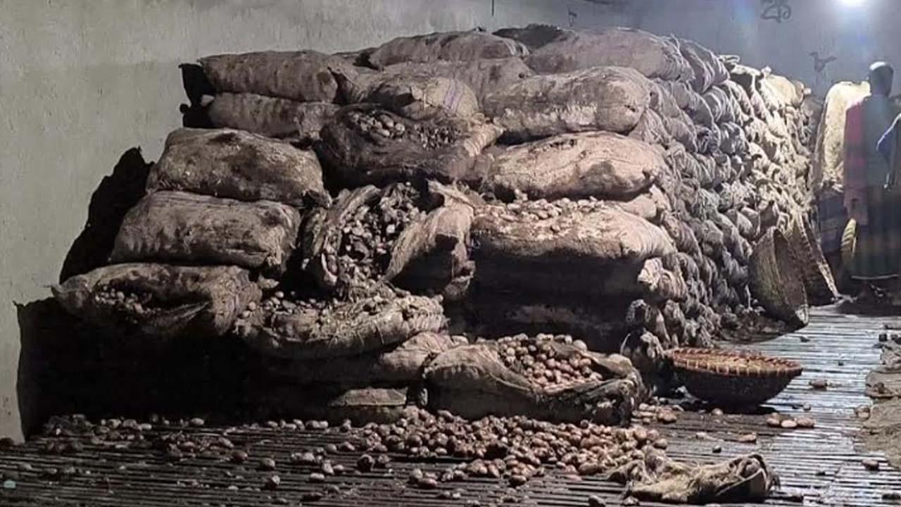 সংযুক্ত ছবি
