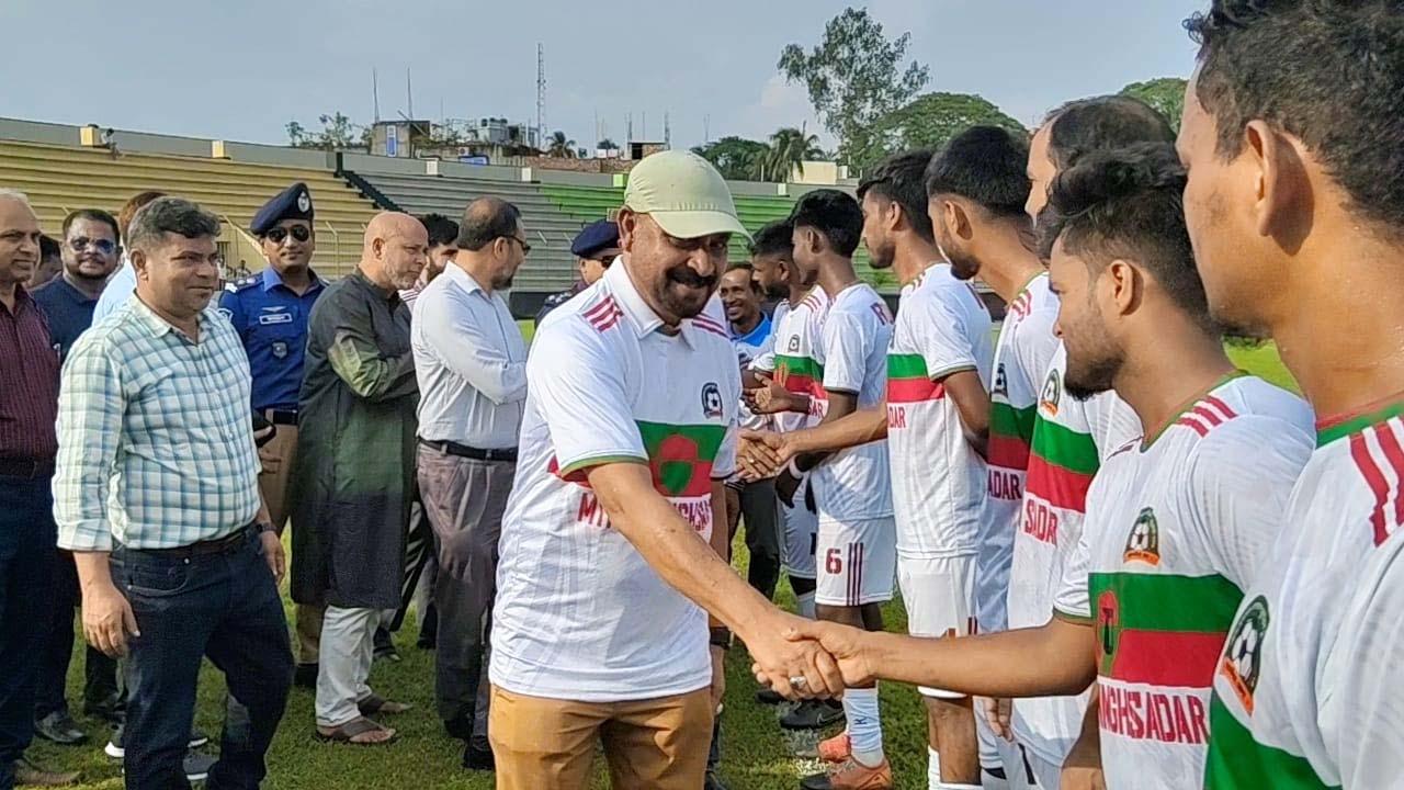 ময়মনসিংহ জেলা প্রশাসক গোল্ডকাপ ফুটবল টুর্নামেন্ট শুরু