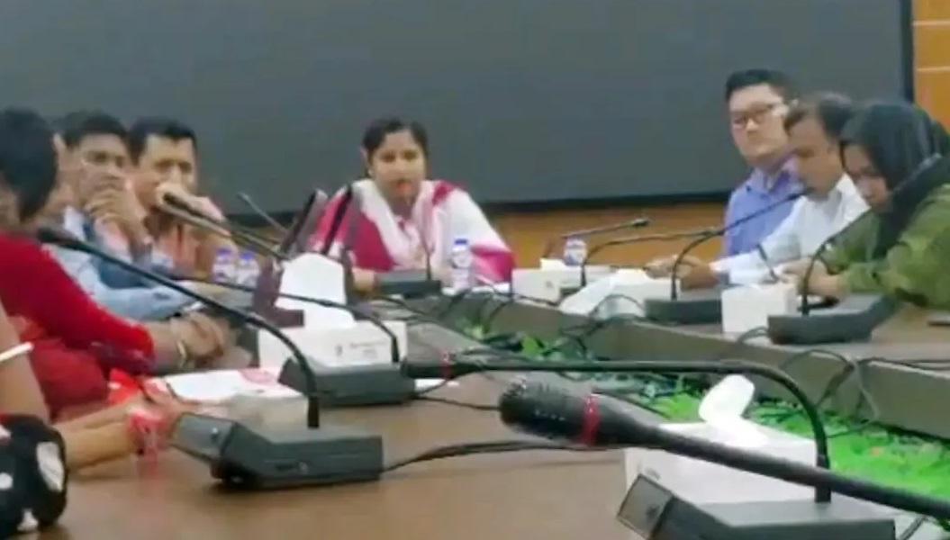 বিচারকের সাথে কথা বলে মন্দিরের জমির মালিকানা বিরোধের সমাধান করা হবে: ডিসি